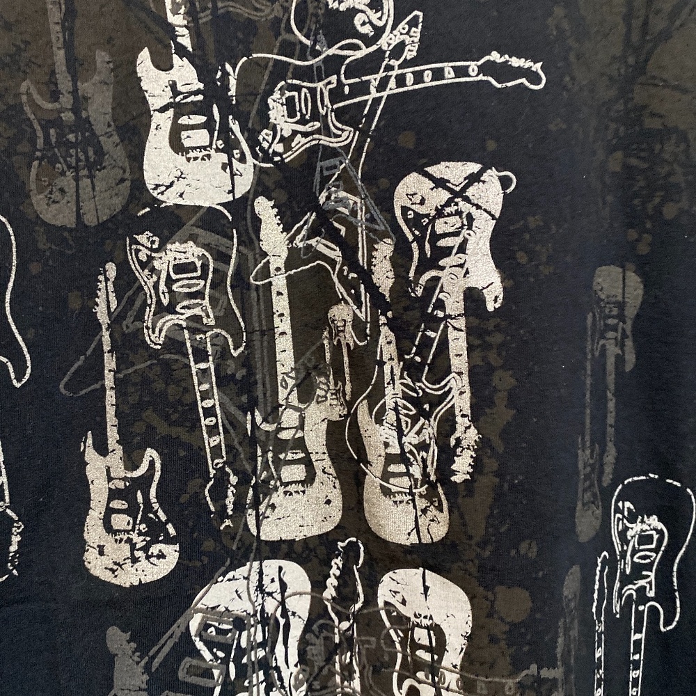 Guitar tee